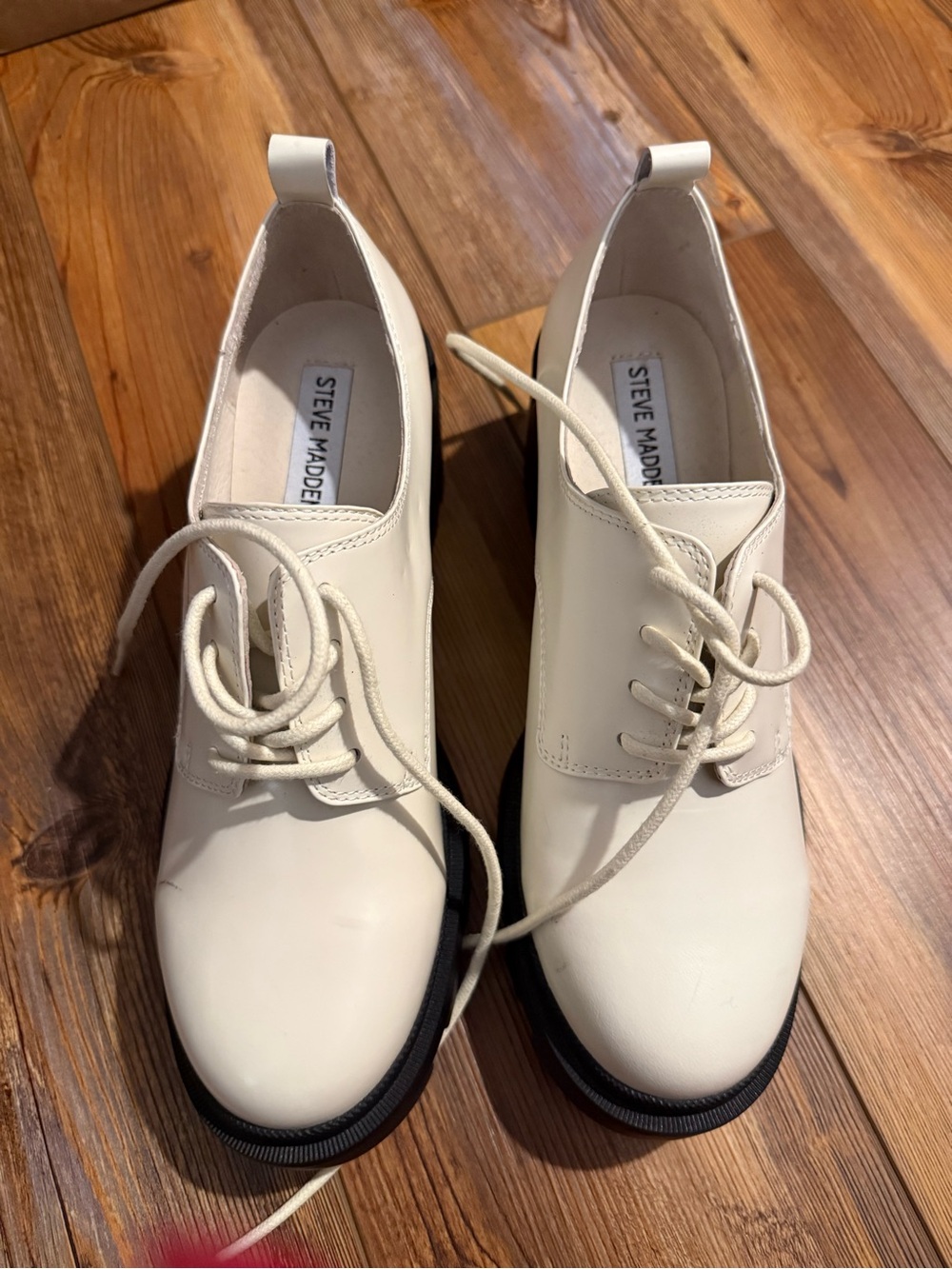 Steve Madden Cream Lace-Up Platform Oxfords with Black Sole